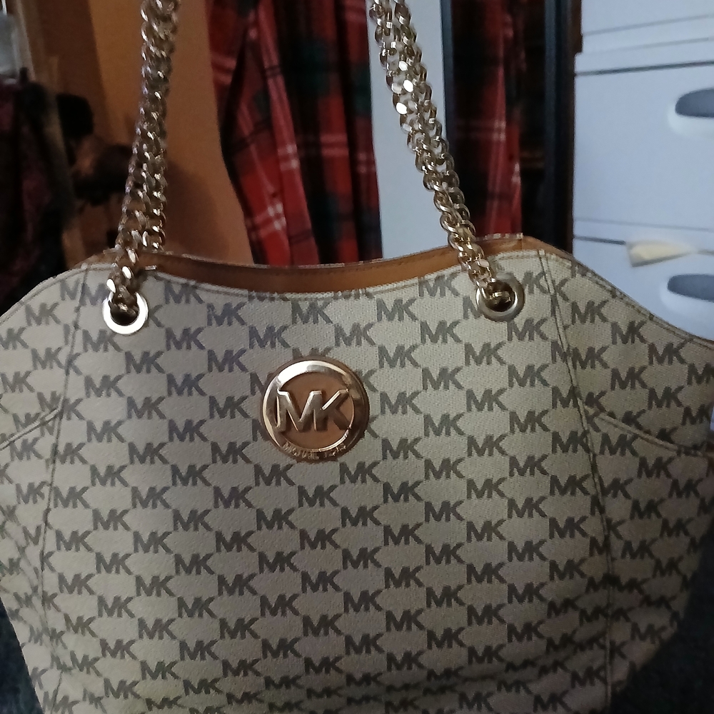 Michael Kors Beige and Gold Shoulder Bag